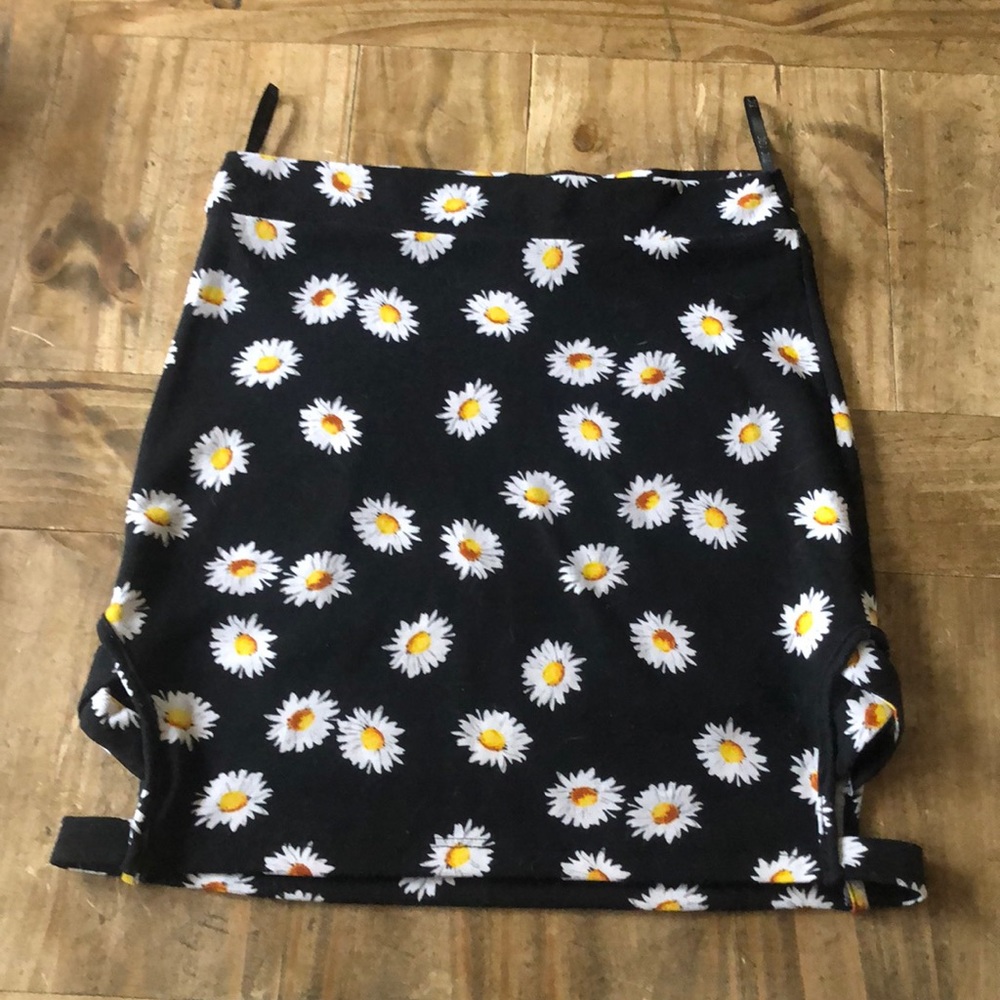 Tic Tok Daisy Print pull on skirt